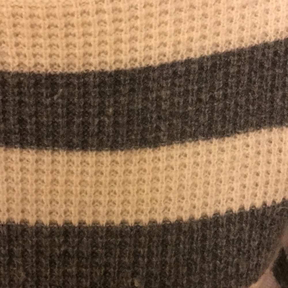 Gap Sweater - Picture 2 of 3